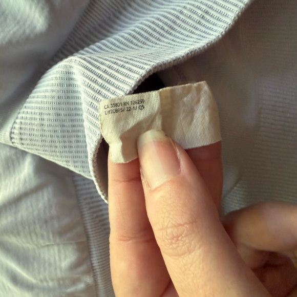 Lululemon Ebb to Street Bra Light Support C/D Cup Pastel Blue Size 10 - Picture 6 of 7